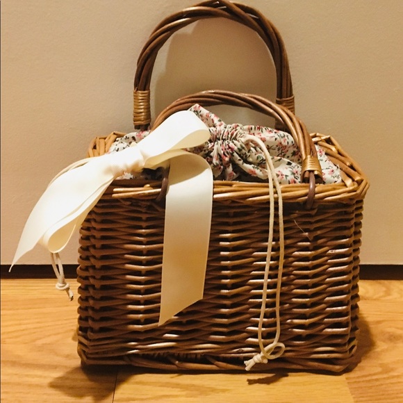 Handbags - NWOT basket purse ladies